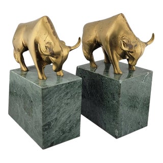 Vintage Mid Century Modern Twin Bulls Bookends Brass & Green Marble Stock Market For Sale