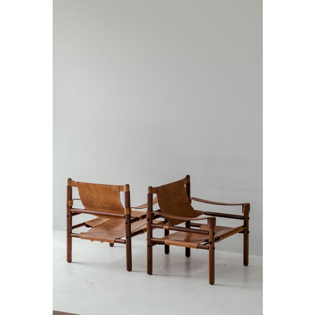 Set safari easy chairs produced in Denmark around 1960. These chairs are not only stylish but also practical. They are...