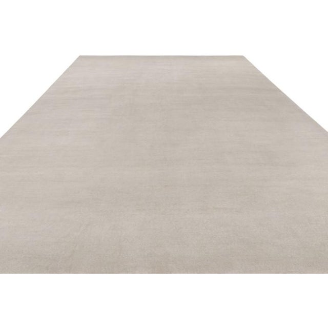 Contemporary Rug & Kilim’s Oversized Contemporary Textural Solid Rug in Ivory Tones For Sale - Image 3 of 7