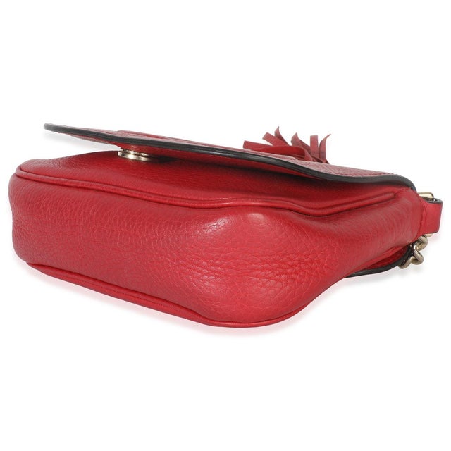 Animal Skin Red Pebbled Calfskin Interlocking G Small Soho Flap Bag For Sale - Image 7 of 9