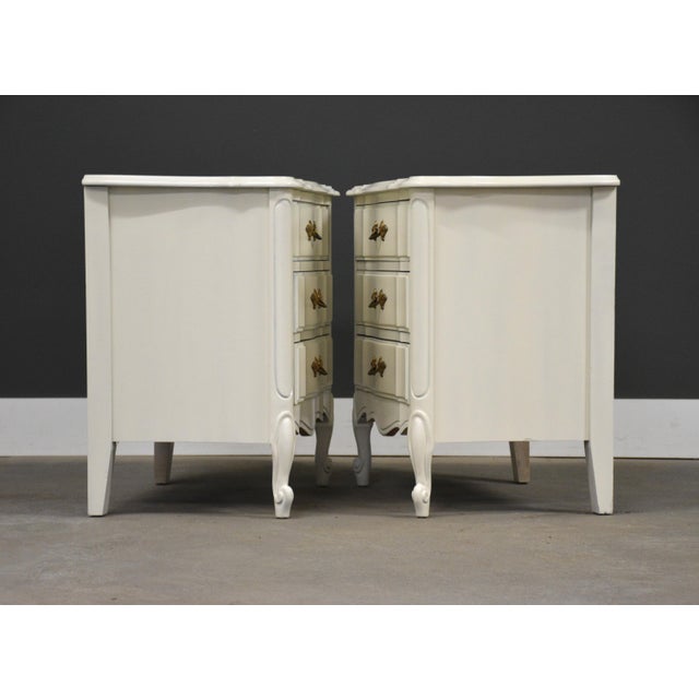 French Provincial 1960s White French Provincial Nightstands by Dixie - A Pair For Sale - Image 3 of 10