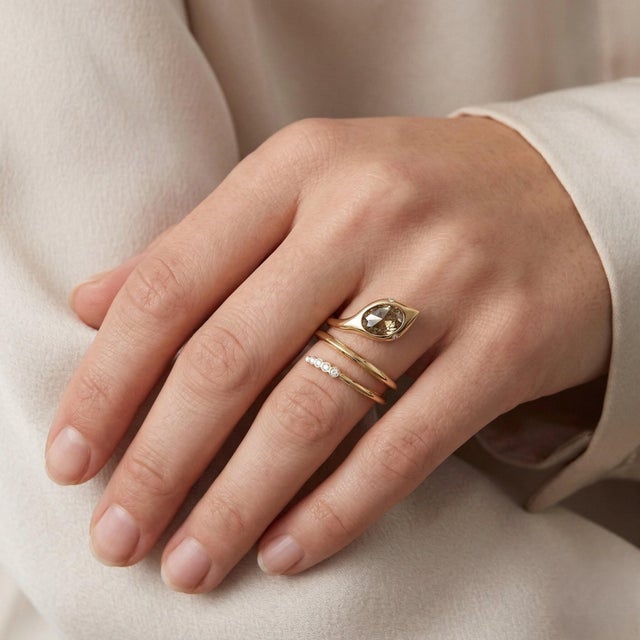 Modern Gia Certified 1.18 Carat Weight Oval Diamond Snake Ring in 18k Yellow Gold, Size 6.75 For Sale - Image 3 of 5
