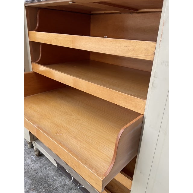 This exceptional pair of vintage chests by the renowned firm Irving & Casson - A.H. Davenport Co. offers a sophisticated...