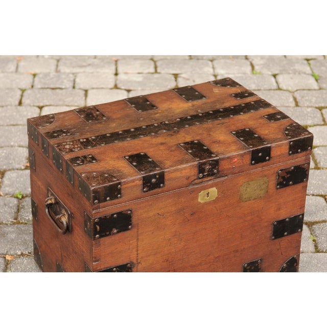 Wood English Oak Trunk with Metal Accents and Lateral Handles, Late 19th Century For Sale - Image 7 of 12