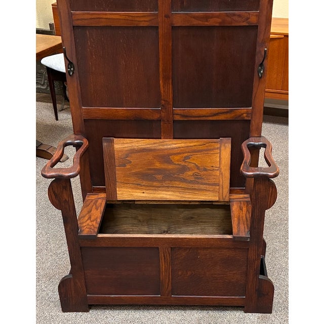 English Antique English Oak Hall Tree With Lift Top Seat, Umbrella Drip Trays, Mirror & Coat Hooks c.1920 For Sale - Image 3 of 8