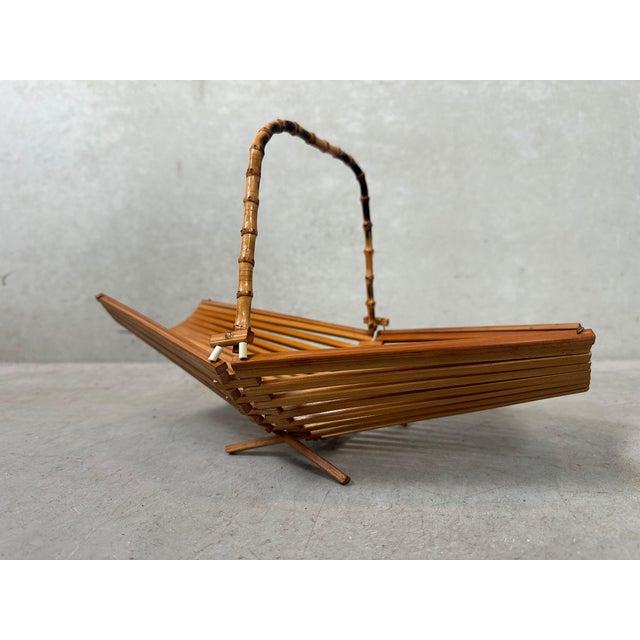 Boho Chic Vintage Foldable Fruit Bowl in Bamboo, 1970s For Sale - Image 3 of 9