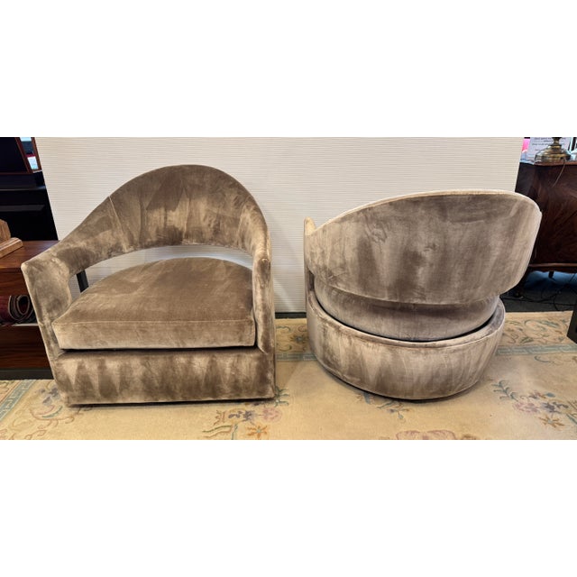Textile Hickory Chair Ray Booth Collection Shea Swivel Chairs, Pair For Sale - Image 7 of 12