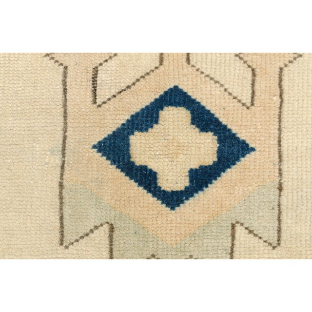 Cream Vintage Turkish Area Rug, 9'0" X 6'6" Hand-Knotted Geometric Oushak Carpet, Cream and Blue Decorative Wool and Cotton Blend Rug For Sale - Image 8 of 10