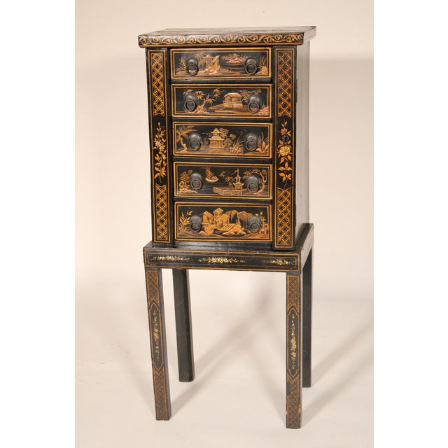 Traditional George II Style Chinoiserie Decorated End Table For Sale - Image 3 of 9