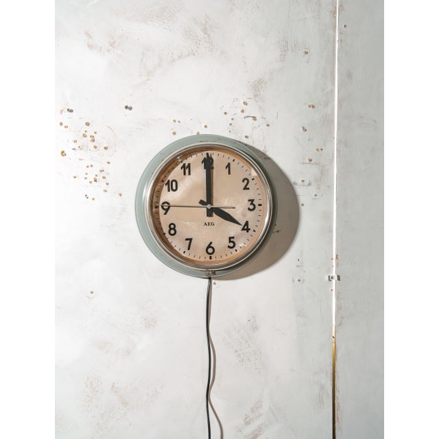 1960s Industrial Green Wall Clock from Aeg, Germany, 1960s For Sale - Image 5 of 14