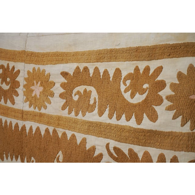 1960s Caramel Toned Suzani Throw Blanket | Hand Embroidered Boho Wall Art 4'4'' X 5'2'' For Sale - Image 5 of 14