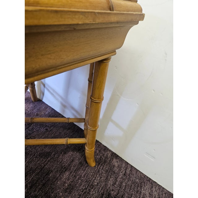 Traditional Faux Bamboo Square End Table From the 80s For Sale - Image 3 of 4