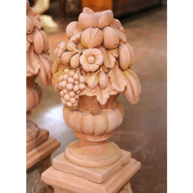 Pair of Mid-Century French Trompe L’Oeil Concrete Medicis Fruit Vases on Stand For Sale - Image 4 of 12