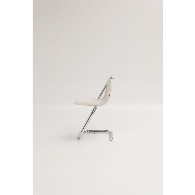 Modern Vintage Italian Chairs in Off-White Bouclé Fabric, 1970s, Set of 4 For Sale - Image 3 of 12