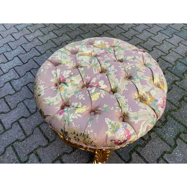 1960 French Louis XVI Gold Beech Pink Damask Bench For Sale - Image 4 of 7