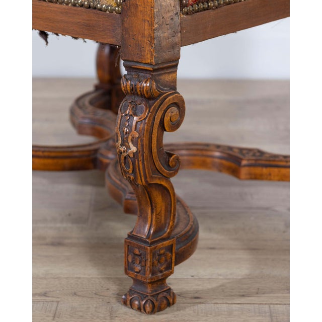 Louis XV Carved Walnut Armchair from Tuscany, 18th Century For Sale - Image 17 of 18