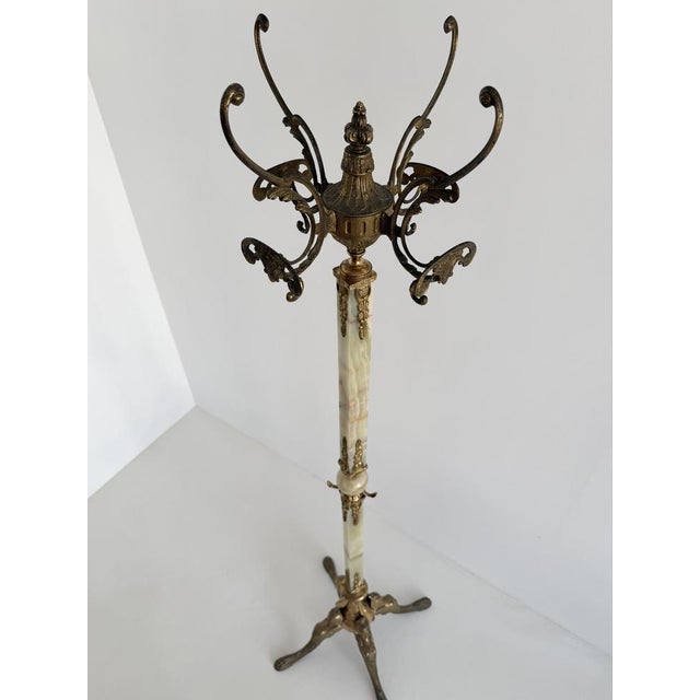 Vintage Italian Onyx Marble and Brass Hall Tree with Rotating Crown and Sculptural Base, 1960s For Sale - Image 14 of 18