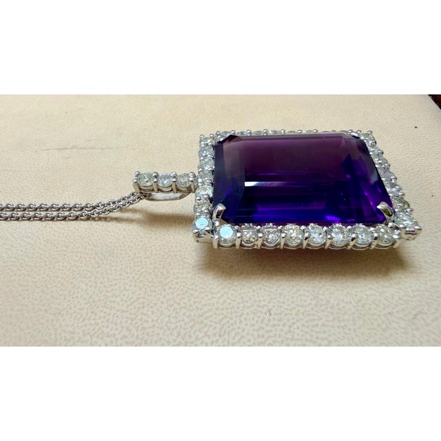 Modern 152 Ct Emerald Cut Amethyst & 10 Ct Diamond Pendant Necklace 14kw Gold + Chain For Sale - Image 3 of 8