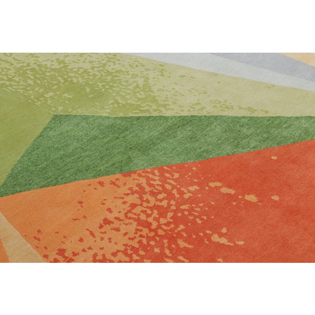 Hand-knotted in wool and all-natural silk, this custom rug design hails from Rug & Kilim’s Mid-Century Modern Collection—a...