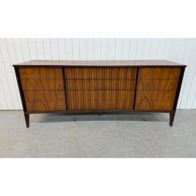 Mid-Century Modern 9-Drawer Walnut Dresser For Sale - Image 4 of 8