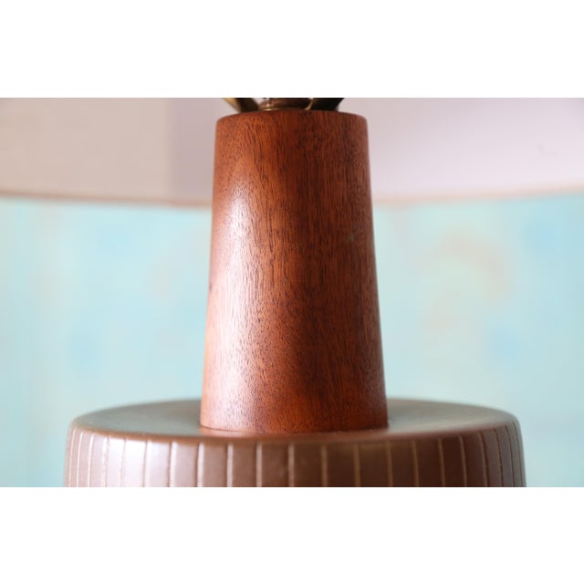 1960s 1960s Gordon and Jane Martz M191 Lamp for Marshall Studios Matte Brown Vertical Stripes For Sale - Image 5 of 8