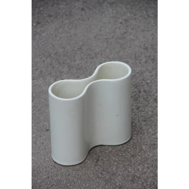 1960s Italian White Convex Vase, 1960s For Sale - Image 5 of 6