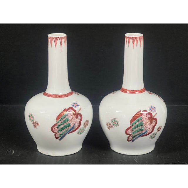Pair of Japanese Art Porcelain Imari Vase With Marking in the Bottom For Sale - Image 9 of 9