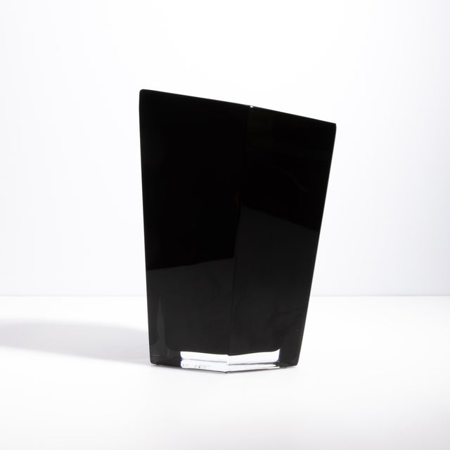 Hand Blown Murano Penta Vase in Onyx Black For Sale In Los Angeles - Image 6 of 11