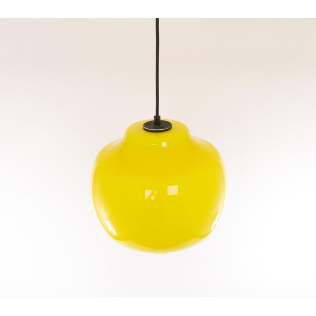 Mid-Century Modern Yellow Glass Pendant by Alessandro Pianon for Vistosi, 1960s For Sale - Image 3 of 9