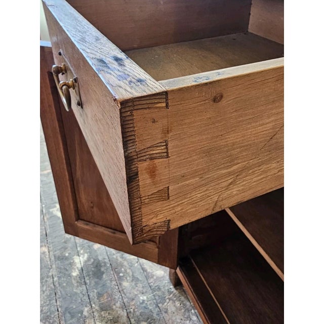 1930s French Oak Art Deco Nightstand Marble Top Bedside Cabinet End Table For Sale - Image 11 of 17