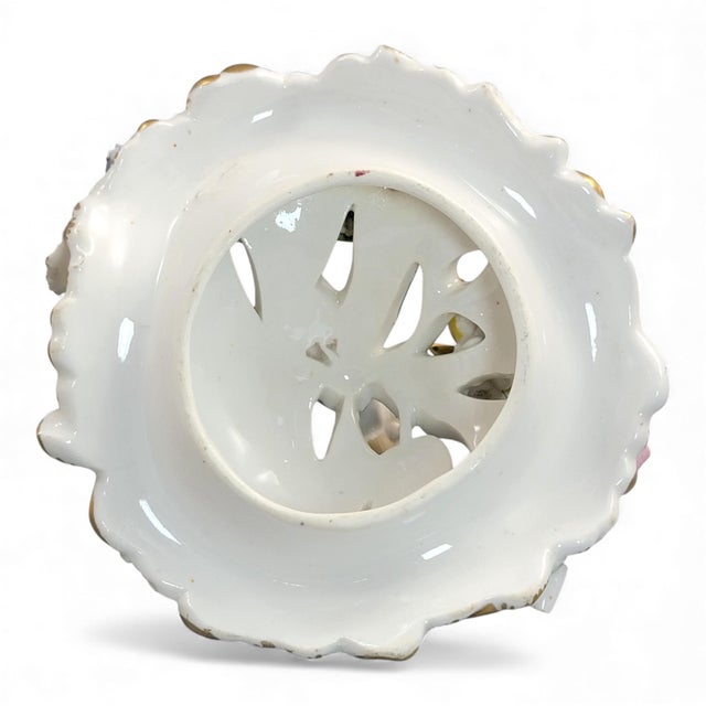 Reticulated Flower-Encrusted Vase with Cover from Coalport, 1835-1845 For Sale - Image 10 of 14