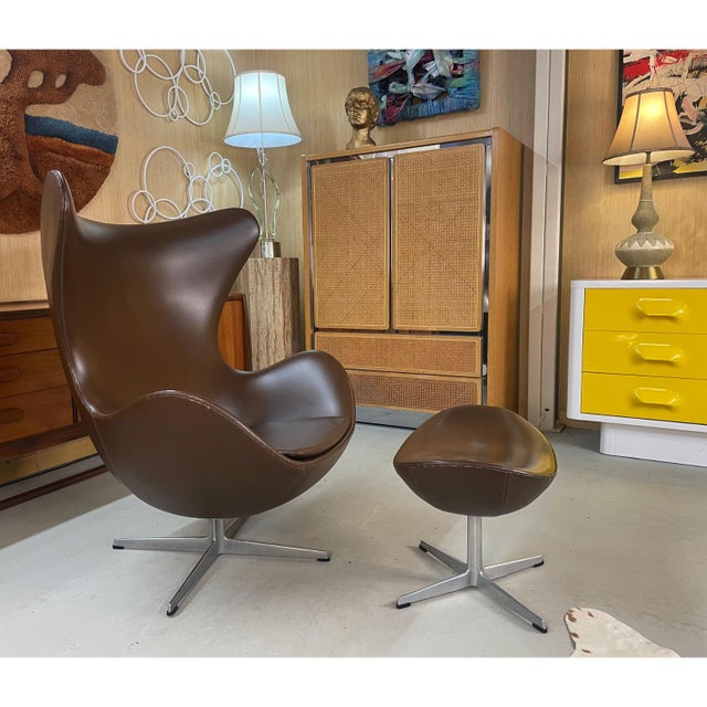 1974 Brown Leather Arne Jacobsen Fritz Hansen Egg Chair & Ottoman For Sale - Image 10 of 18