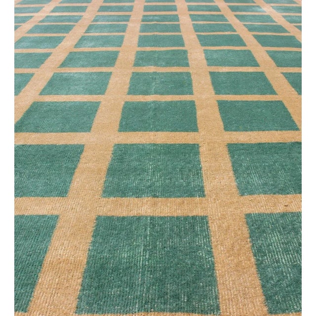 Mid 20th Century Green and Yellow Minimalist Mid-Century Modern Design Turkish Rug For Sale - Image 9 of 12