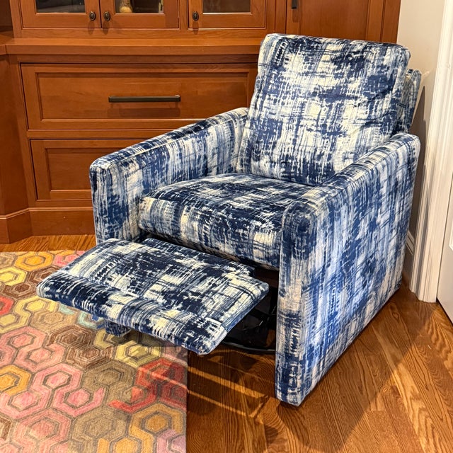 Textile Blue and White Graphic Lee Industries Swivel Recliner For Sale - Image 7 of 9