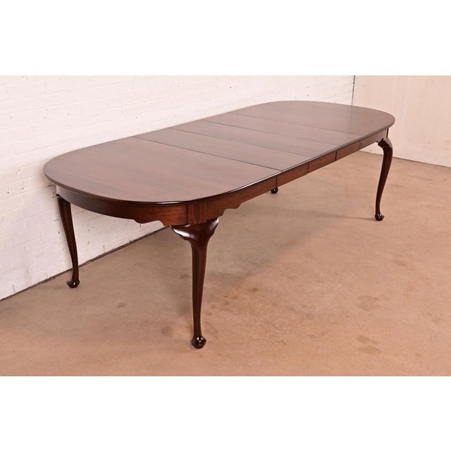 1970s Henkel Harris Queen Anne Solid Mahogany Extension Dining Table, Newly Refinished For Sale - Image 5 of 15