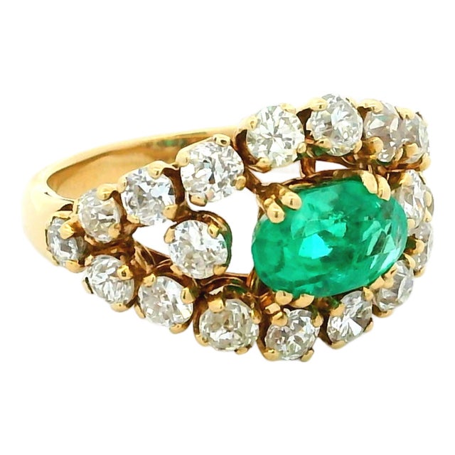 1960s Colombian 18k Yellow Gold Emerald & Diamond Cocktail Ring, Size 7 For Sale
