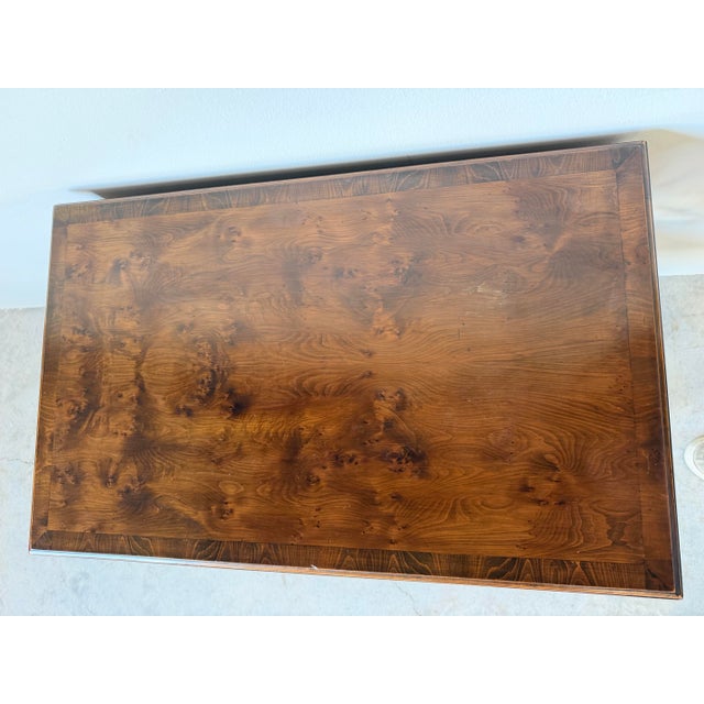 1970s Hollywood Regency Chinoiserie Burl Wood Two-Tier Nightstand / End Table For Sale In Miami - Image 6 of 12