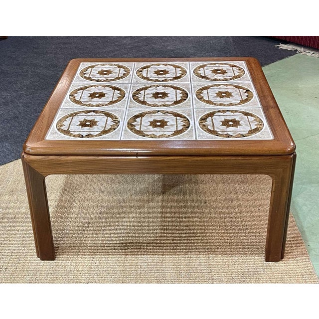 1970s teak coffee table with tiled top - L=71cm, W=71cm, H=38cm.
