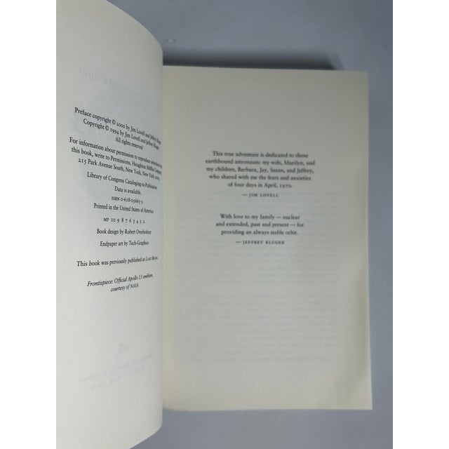 2000s Illustrated 8vo Book, Jeffrey Kluger and Jim Lovell's Apollo 13, Signed - 1 Piece For Sale In San Francisco - Image 6 of 11