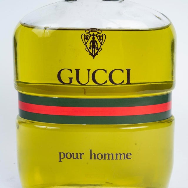 Giant gucci perfume bottle, display bottle. Large perfume bottle, giant, gucci, beautiful display bottle. H: 15 cm, w: 20...