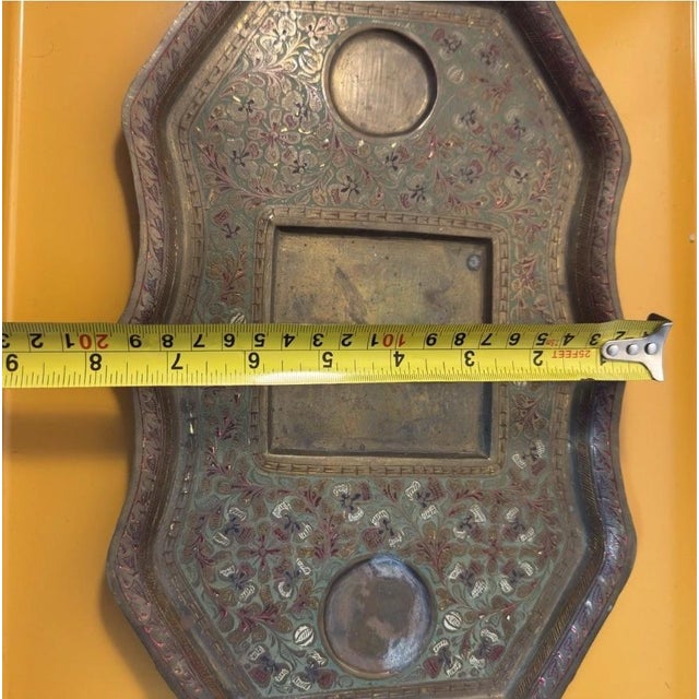 Metal Victorian Anglo-Indian Hand-Chased Brass Tray, Kashmiri Floral c.1900 For Sale - Image 7 of 12