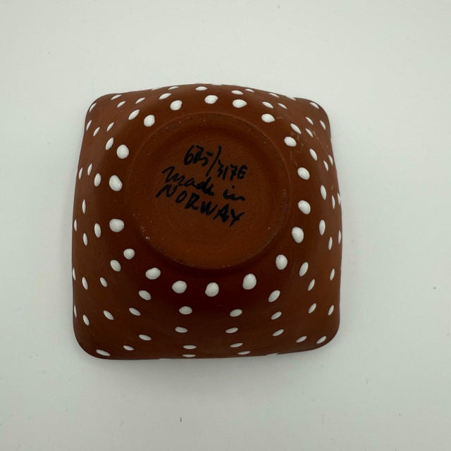 Mid-Century Modern Mid-Century Graveren Norway Sculptural Brown & White Pottery Bowl For Sale - Image 3 of 6