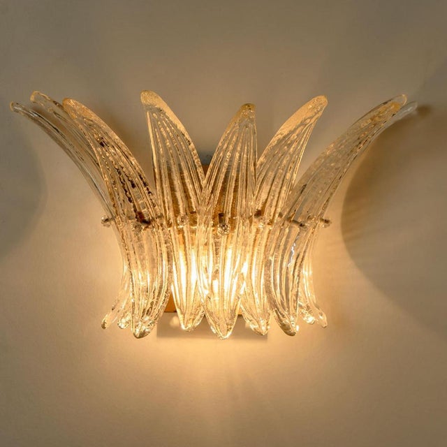 1960s Small Palmette Gold Brass Structured Wall Light attributed to J. T. Kalmar for Kalmar, 1960s For Sale - Image 5 of 17