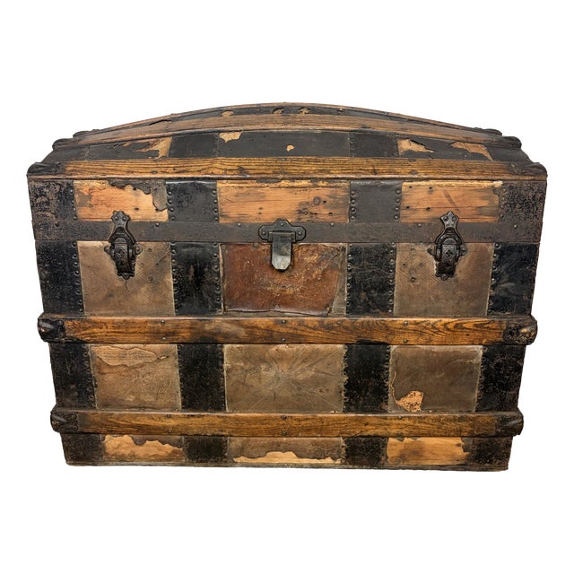 Antique Victorian Dome Trunk, 1800s For Sale