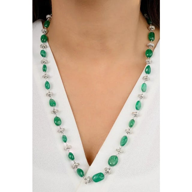 69.55 Ctw Tumble Emerald Beaded Necklace With Diamonds For Sale - Image 9 of 12