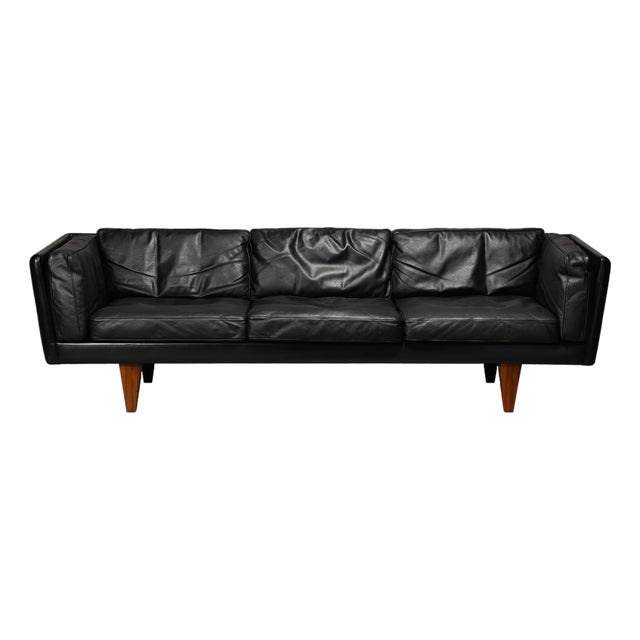 Model V11 3-Seater Sofa in Black Leather by Illum Wikkelsø, Denmark, 1960s For Sale