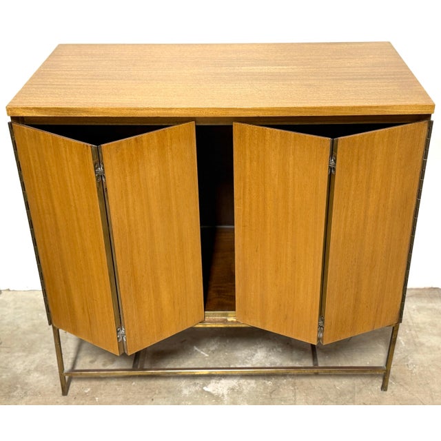 Mid-Century Modern Paul McCobb for Calvin “Irwin Collection” Diminutive Bi-Fold Cabinet or Dry Bar For Sale - Image 3 of 11