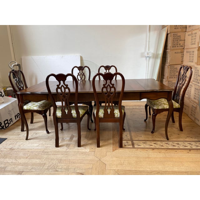 Thomasville Late 20th Century Queen Anne Style Extension Dining Table