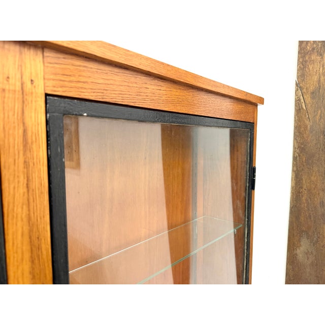 Wall-Mounted Oak and Glass Display Case from Siegel Paris, 1950 For Sale - Image 14 of 18