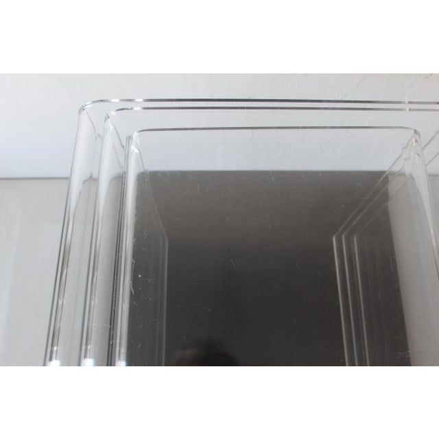 1980s Vintage Mid-Century Modern Lucite Acrylic Waterfall Nesting Tables-Set of 3 For Sale - Image 9 of 10